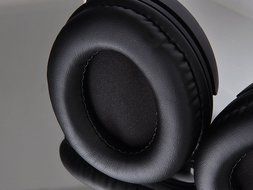 LUXA2 AD-HDP-PCLL-BK-00 Lavi L On-Ear Wireless Headphone, Black N33