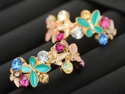 1 Pair New Fashion Women Lady Elegant Crystal Rhinestone Ear Stud Earrings