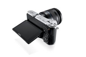 Samsung NX300 20.3MP CMOS Smart WiFi Mirrorless Digital Camera with 18-55mm Lens and 3.3" AMOLED Touch Screen... N6