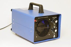 600ho3uv Commercial Air Purifier with UV Light and it comes with 3 yrs warranty