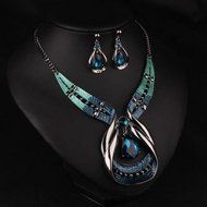 Women Fashion Pendant Chain Crystal Choker Chunky Bib Statement Necklace Jewelry N2