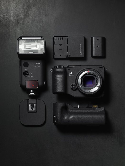 Sigma SD Quattro Digital Camera with 30mm F1.4 DC HSM N7