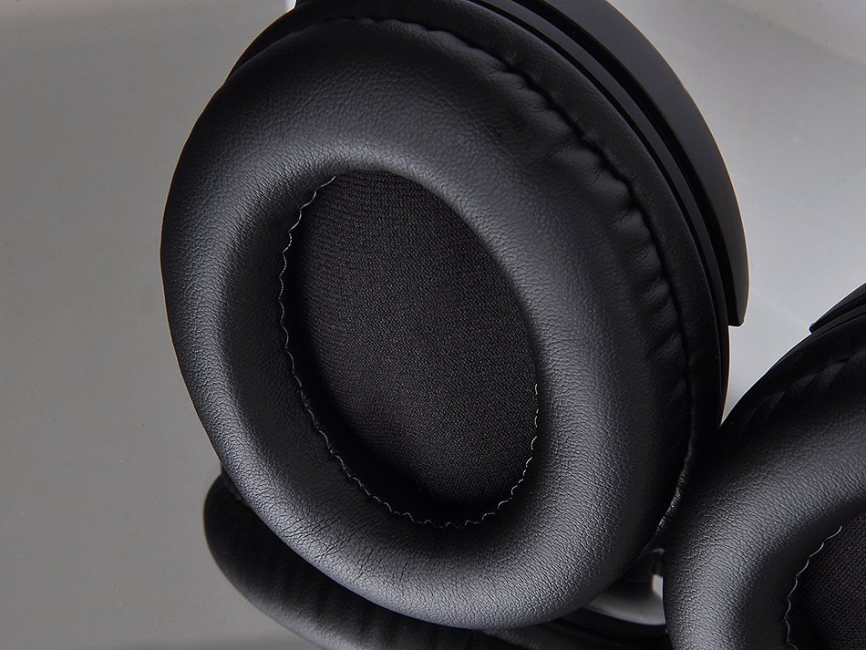 LUXA2 AD-HDP-PCLL-BK-00 Lavi L On-Ear Wireless Headphone, Black N33