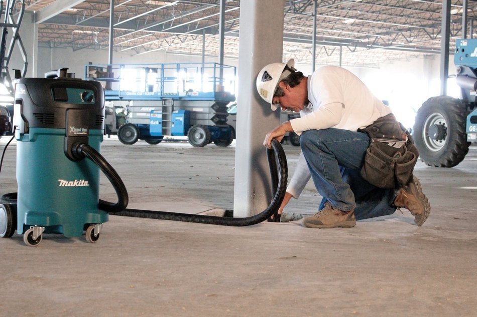 Makita VC4710 12-Gallon Wet/Dry Vacuum N7