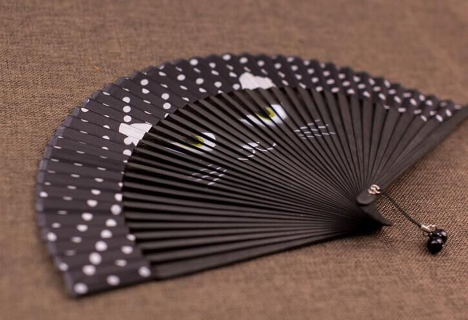 Black Cat Floding Handfan Dance Fan with Bell for Women N2