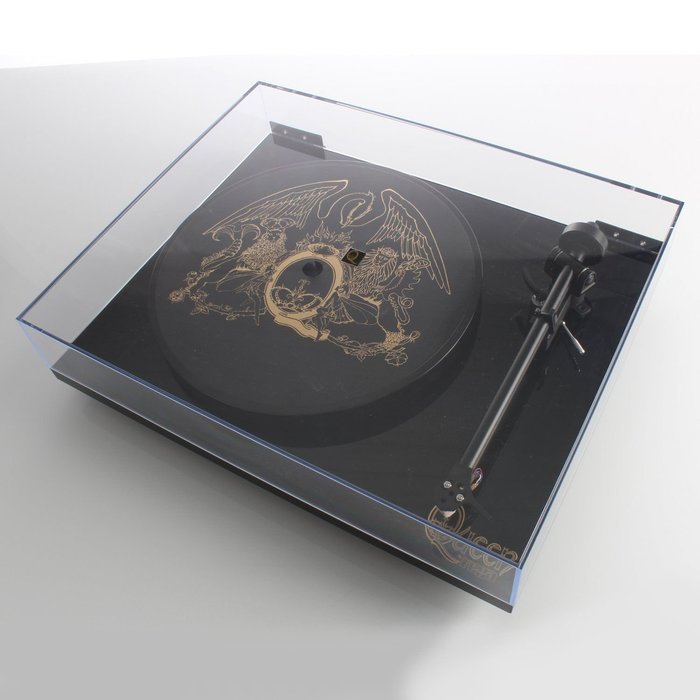 Rega - Queen Special Edition Turntable N4