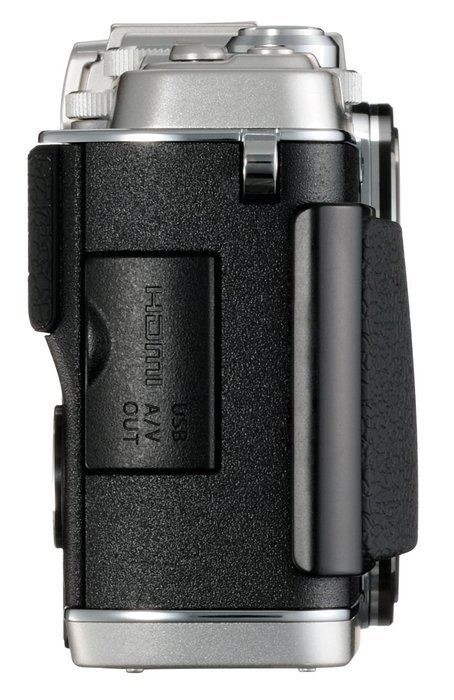 Olympus E-P5 16.1 MP Mirrorless Digital Camera with 3-Inch LCD and 17mm f/1.8 lens (Silver with Black Trim) N26