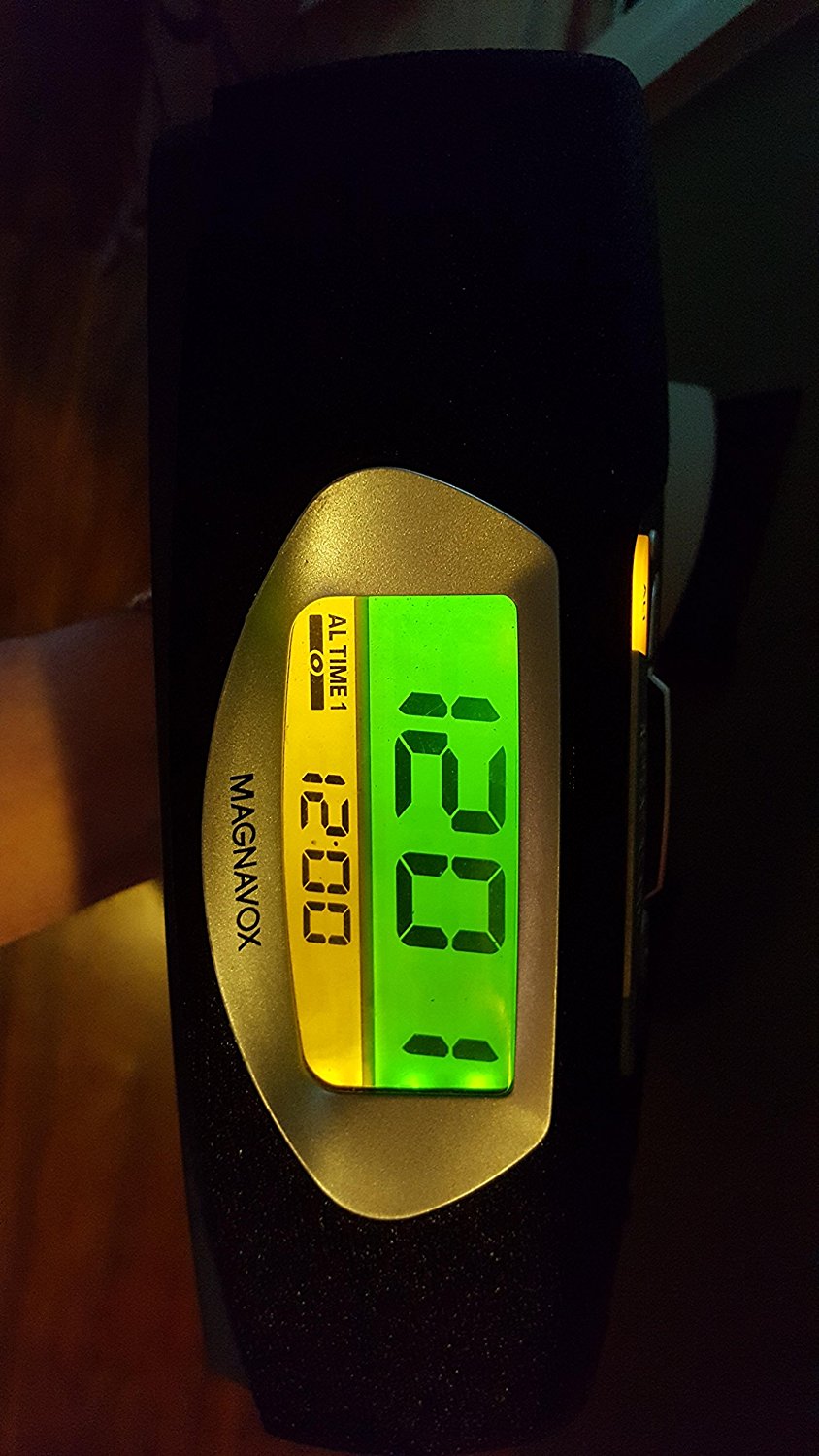 Magnavox Gentle Wake Wide Angle Stereo CD Dual Alarm Clock Radio N2