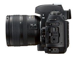 Nikon D70S 6.1MP Digital SLR Camera Kit with 18-70mm Nikkor Lens N8
