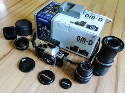 Olympus Mirror-less Slr Om-d E-m5 Double Zoom Kit Silver 16.05 Million Pixel Dust Drip Om-d E-m5 Dzkit Slv - International... N3
