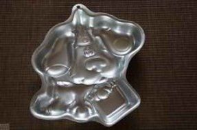 Wilton Collectible Blues Clue and Notebook Cake Pan