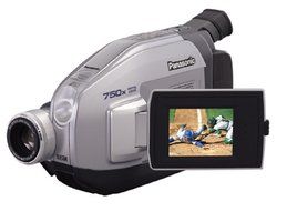 Panasonic PVL453 VHS-C Camcorder with 2.5" LCD and SD Digital Still Capability (Discontinued by Manufacturer)