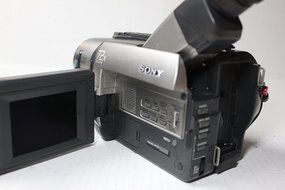 Sony CCDTRV75 Hi8 Handycam Camcorder 72x Digital Zoom N2