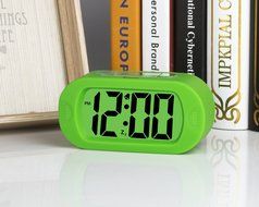 Plumeet Digital Large LCD Easy Setting Travel Alarm Clock with Snooze Good Backlight of 3 AAA Batteries Powered... N4