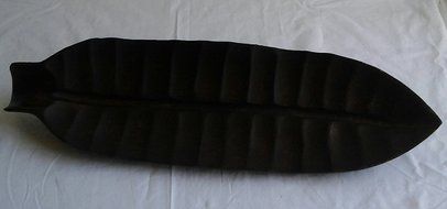 Leaf Pattern Dish For French Bread Holder, 17&quot;L X 5&quot;W X 1 1/2&quot;D N4
