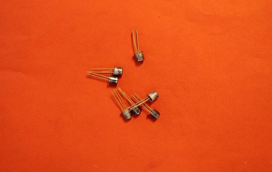 Transistors silicon KT3102D analogue 2N2484, 2N4124, 2N5209, BC184A GOLD USSR 5 pcs N2