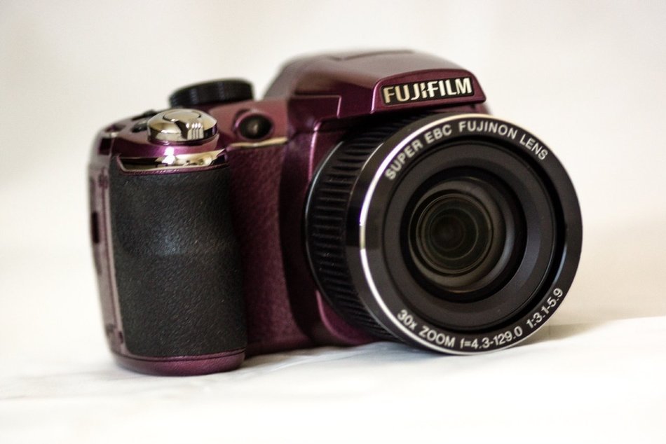 Fuji Finepix S4000 S4080 Full 720p HD 14MP Digital Camera w/ 30x Optical Zoom, 3" TFT LCD (Plum) N3