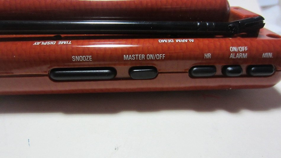 Sharper Image Sports Soother 4-way Radio, Alarm Sound Therapy Si537