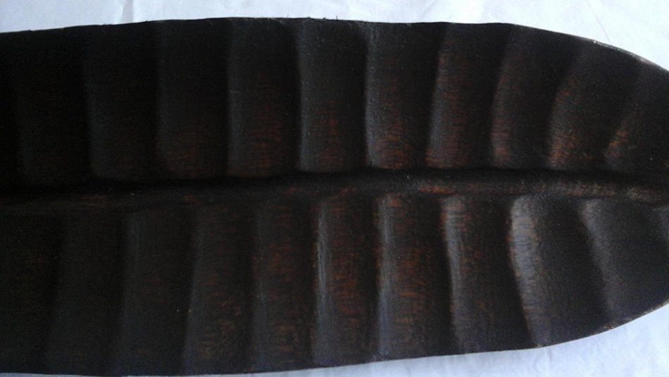 Leaf Pattern Dish For French Bread Holder, 17"L X 5"W X 1 1/2"D N2
