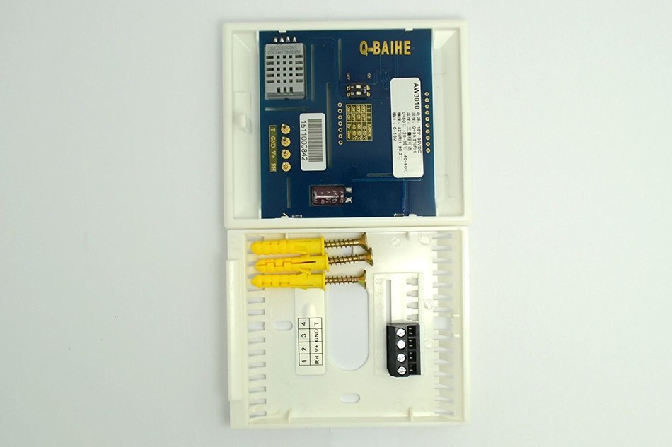 Q-BAIHE Wall-Mounted Temperature & Humidity Transducer Sensor Output Signal Optionable(no led 0-10V) N2