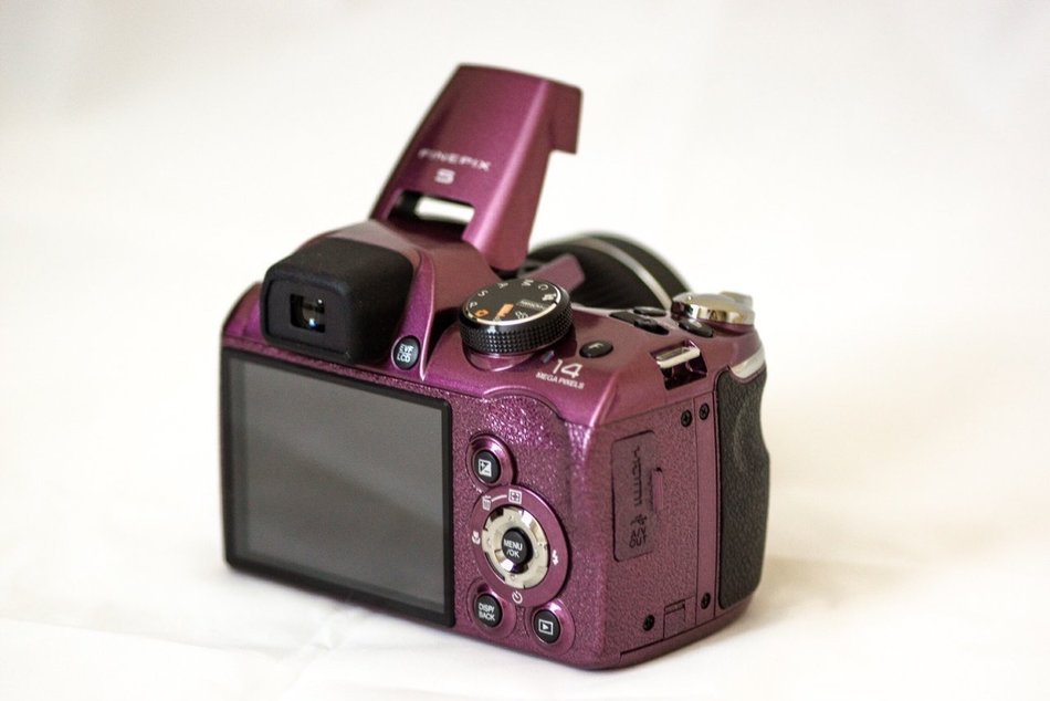 Fuji Finepix S4000 S4080 Full 720p HD 14MP Digital Camera w/ 30x Optical Zoom, 3" TFT LCD (Plum) N4