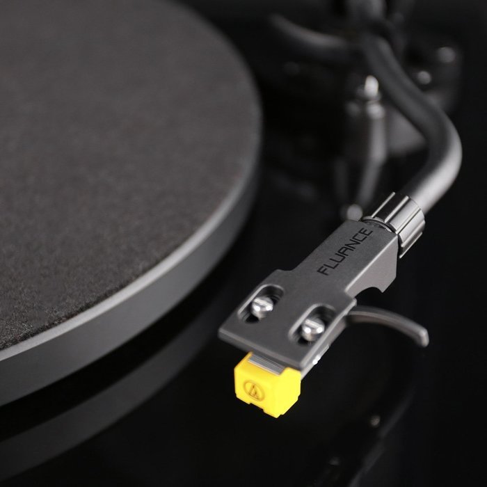 Fluance High Fidelity Vinyl Turntable Record Player with Premium Cartridge, Diamond Stylus, Belt Drive, Built-in... N7
