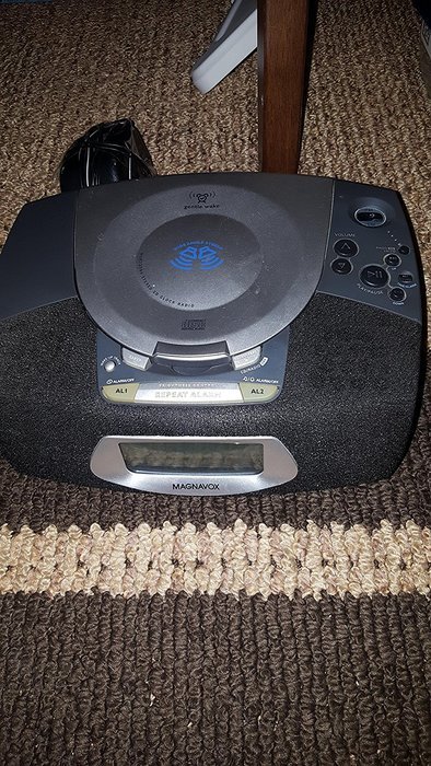Magnavox Gentle Wake Wide Angle Stereo CD Dual Alarm Clock Radio