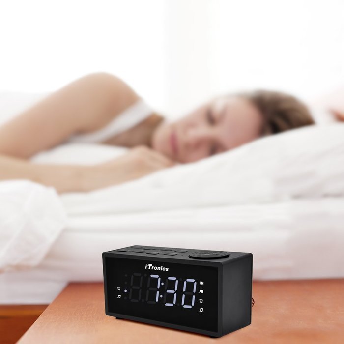 iTronics LED Dual Alarm Clock Radio with USB Charging, Digital AM/FM Radio, Snooze, Brightness Control and Battery... N5