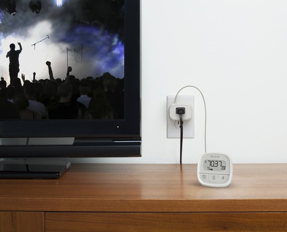 Belkin 8-Outlet Conserve Switch Surge Protector with 4-Foot Cord and Remote, F7C01008q N19
