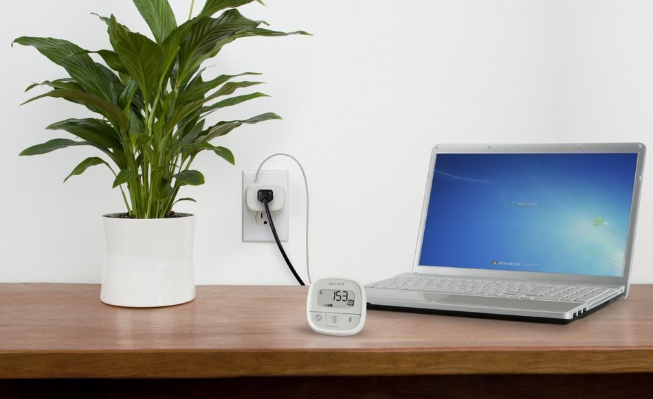 Belkin 8-Outlet Conserve Switch Surge Protector with 4-Foot Cord and Remote, F7C01008q N20