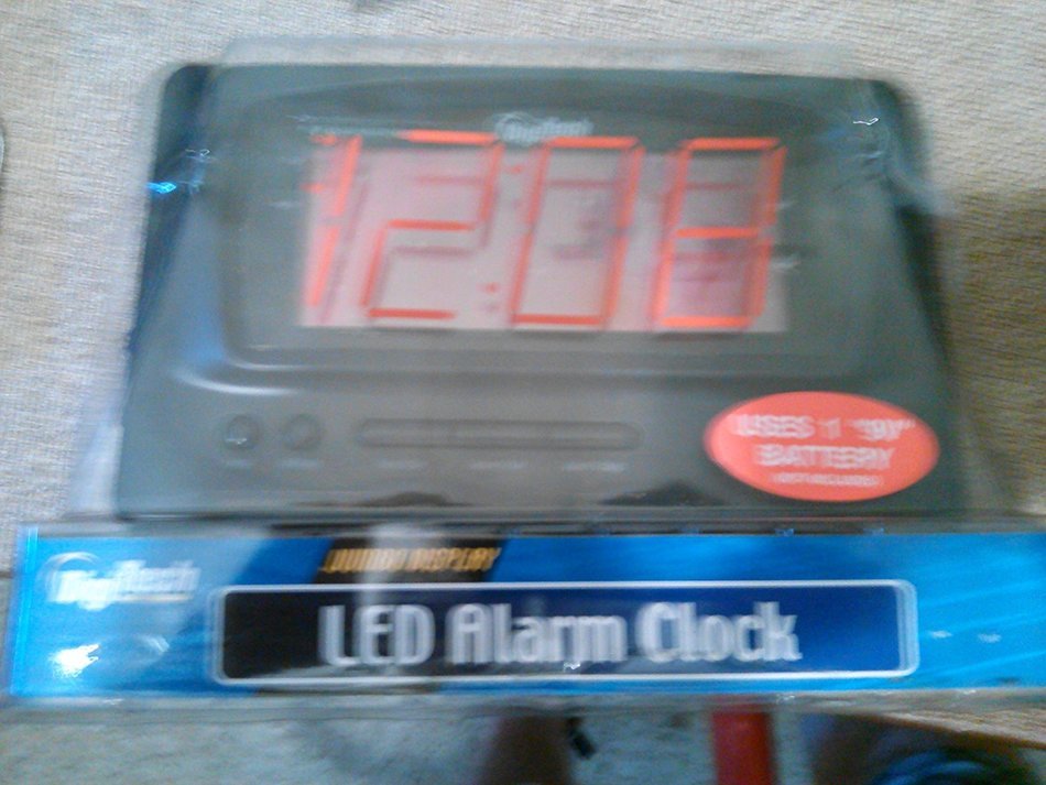 JUMBO READOUT DIGITAL ALARM CLOCK N2