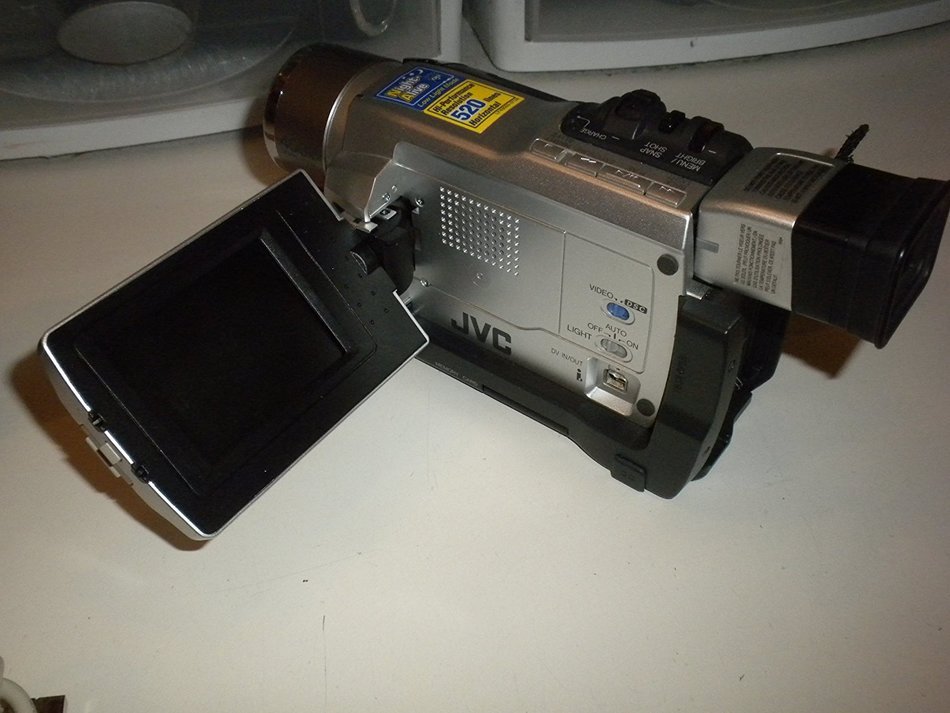 JVC GR-DVL510U Digital Camcorder (Discontinued by Manufacturer) N2