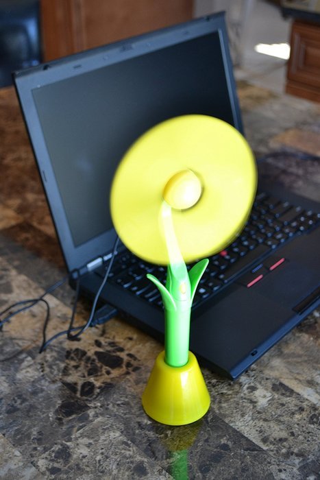 Western Sky Electronics 14W-1452-Y Portable USB Flower Fan, Yellow