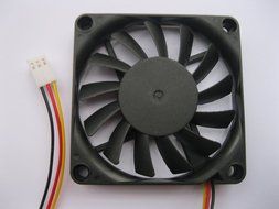2 pcs Brushless DC Cooling Fan 5V 7010S 13 Blades 3 wire 70x70x10mm Sleeve-bearing Skywalking