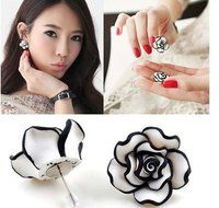 elegant Fashion Cute women Lady Girls Black & White Rose Flower Stud Earrings