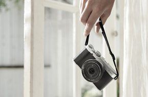 Fujifilm X-M1 Compact System 16 MP Digital Camera with 3-Inch LCD Screen - Body Only (Brown) N45