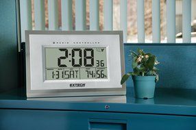 Extech 445706 Hygro-Thermometer Alarm Clock