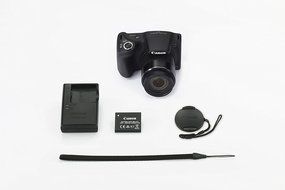 Canon PowerShot SX420 IS (Red) with 42x Optical Zoom and Built-In Wi-Fi N5
