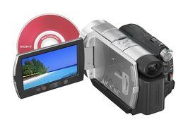 Sony HDR-UX7 6MP AVCHD DVD High Definition Camcorder with 10x Optical Zoom (Discontinued by Manufacturer) N2