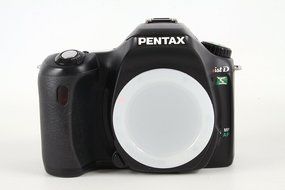 Pentax *ist DS 6.1MP Digital SLR Camera (Body Only)