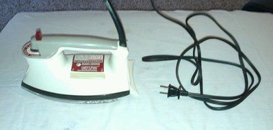 Black &amp; Decker Light 'N Easy Spray Steam Dry Iron Water Window F365s N3