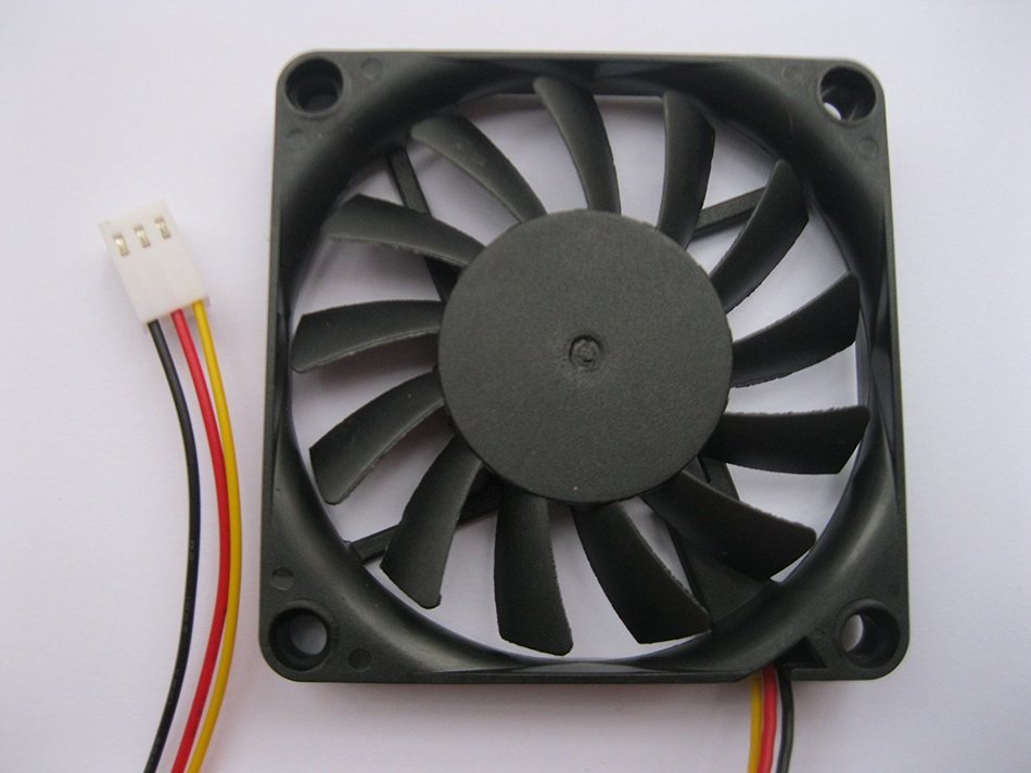 2 pcs Brushless DC Cooling Fan 5V 7010S 13 Blades 3 wire 70x70x10mm Sleeve-bearing Skywalking