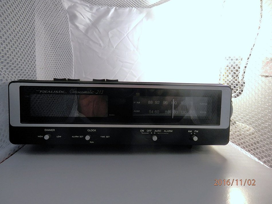 Realistic Radio Model No 12-1520
