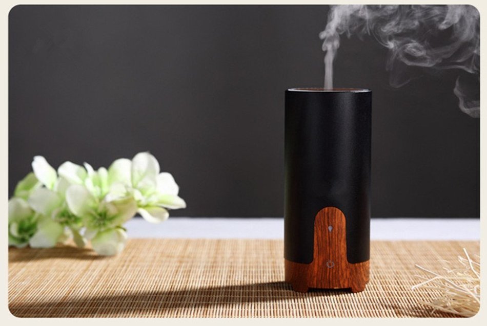 HICBOX Car mini USB Aroma humidifier creative home technology gifts (Black)