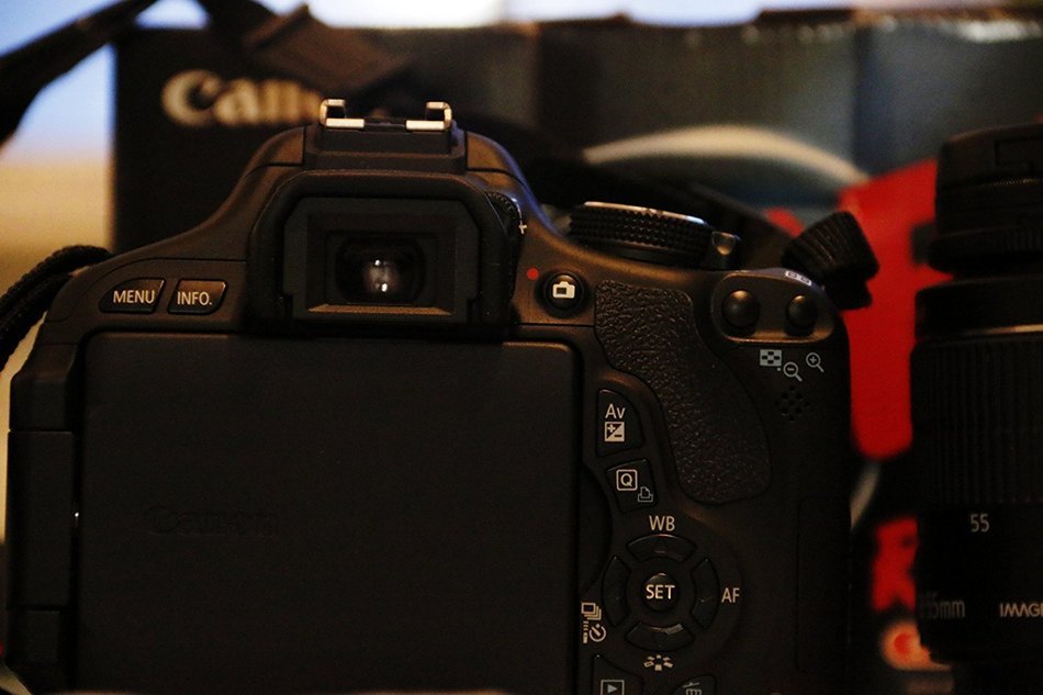Canon EOS Rebel T3i 18 MP CMOS Digital SLR Camera and DIGIC 4 Imaging with EF-S 18-55mm f/3.5-5.6 IS Lens N2