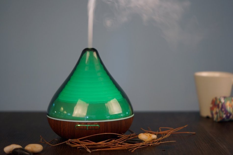 300ml Ultrasonic Cool Mist Humidifier ,Essential Oil Aromatherapy Diffuser with 7 Colors LED and Waterless Auto... N25