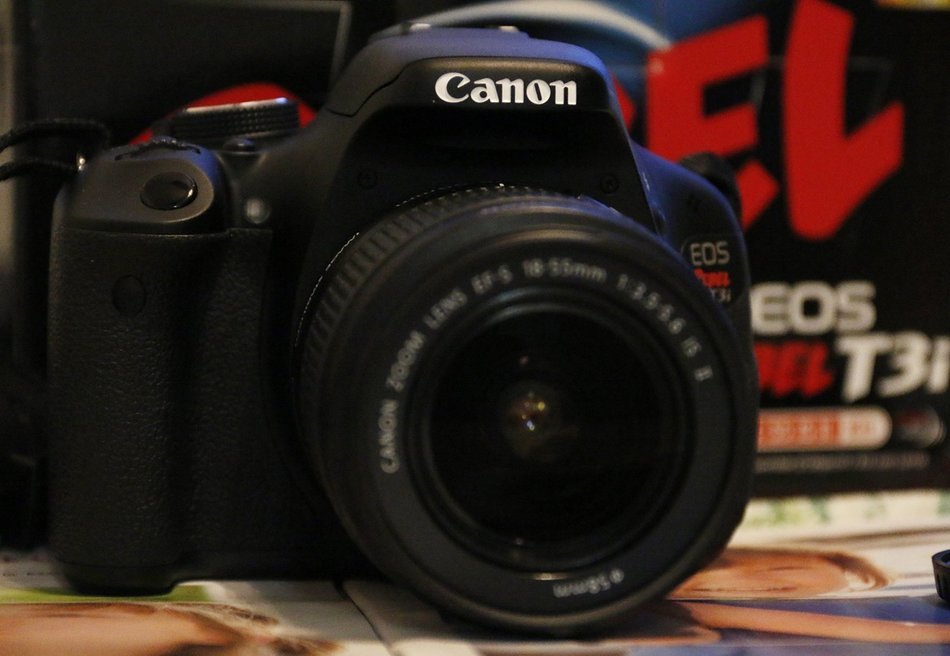 Canon EOS Rebel T3i 18 MP CMOS Digital SLR Camera and DIGIC 4 Imaging with EF-S 18-55mm f/3.5-5.6 IS Lens N5