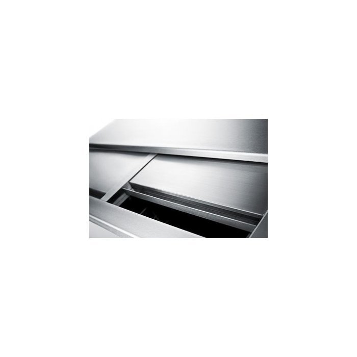 Summit SCFR70BC 44" Commercially Approved Chest Freezer with 6.8 cu. ft. Capacity Digital Thermostat 8 Wire Storage... N2
