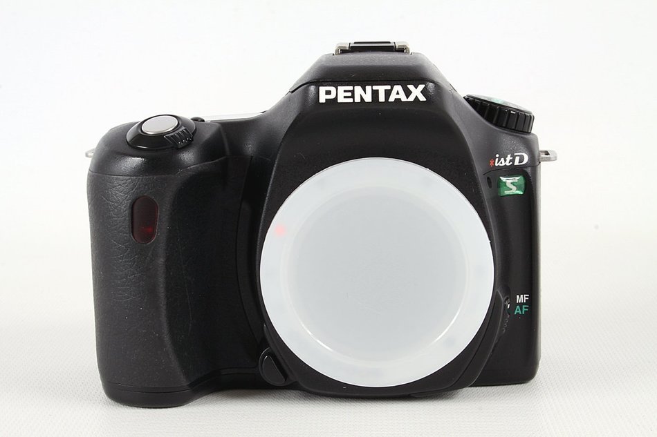 Pentax *ist DS 6.1MP Digital SLR Camera (Body Only)