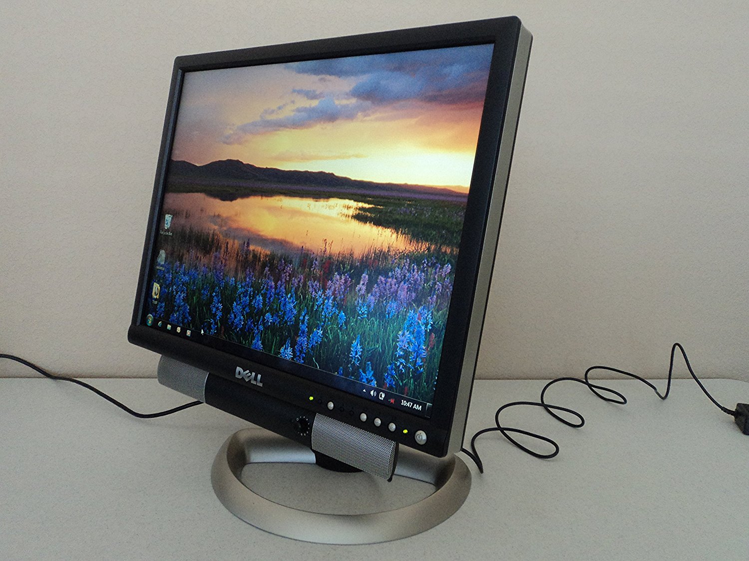 Dell UltraSharp 2001FP 20.1inch Flat Panel LCD Monitor N3 free image